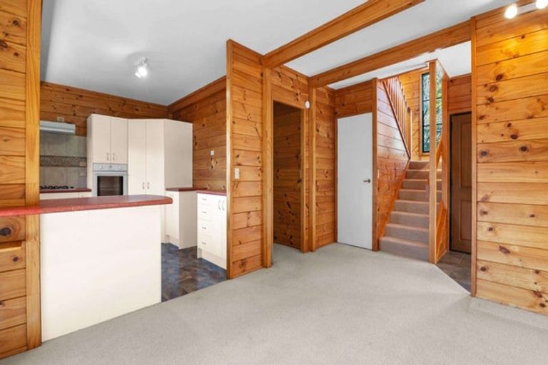 Photo of property in 38 Gemini Place, Kawaha Point, Rotorua, 3010