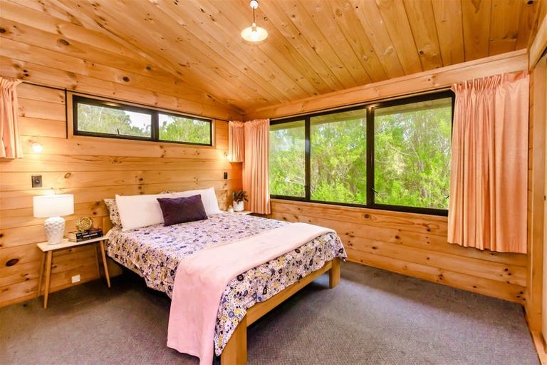 Photo of property in 10 Toroa Road, Otaihanga, Paraparaumu, 5036