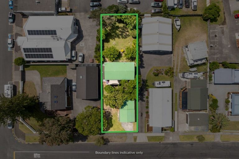 Photo of property in 100 Charleston Avenue, Whangamata, 3620