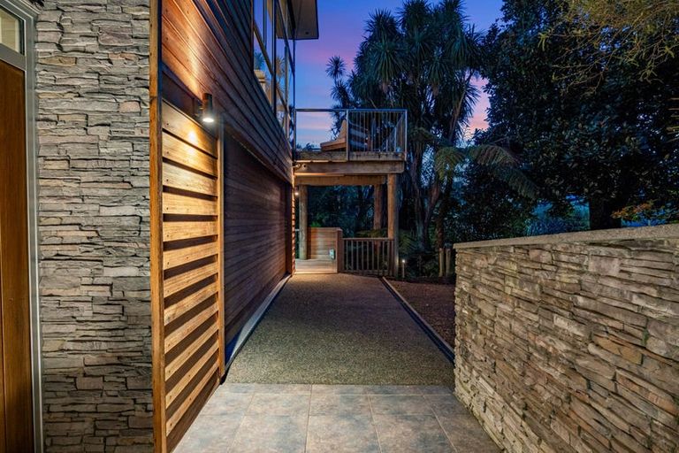 Photo of property in 12 Leatham Avenue, Strandon, New Plymouth, 4312