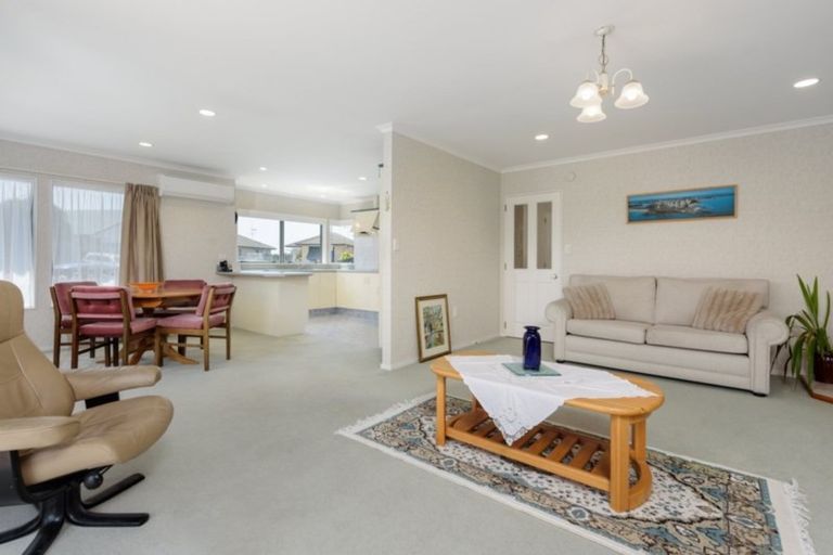 Photo of property in 4 Sequoia Grove, Mount Maunganui, 3116