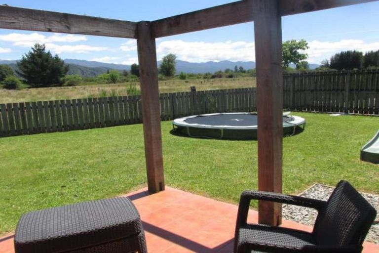 Photo of property in 11 Wicken Place, Reefton, 7830