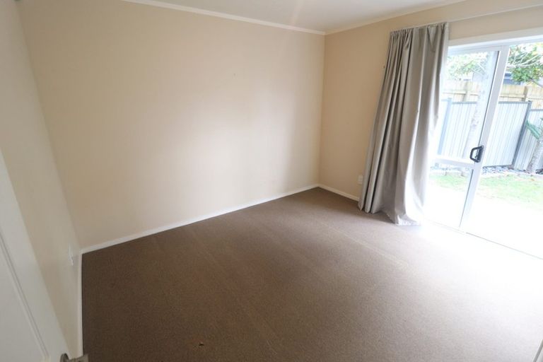 Photo of property in 81 Sturges Road, Henderson, Auckland, 0612