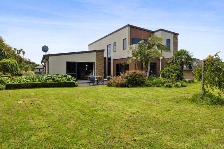 Photo of property in 1b Links Drive, Waiwhakaiho, New Plymouth, 4312