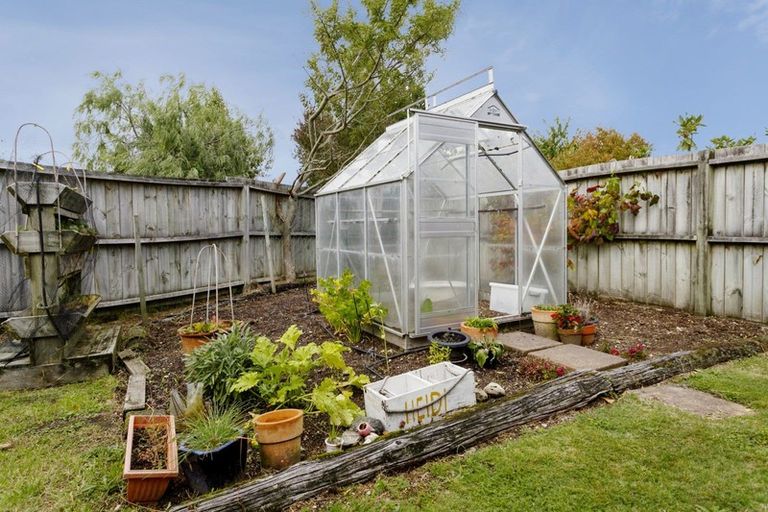 Photo of property in 6 Astelia Way, Waipahihi, Taupo, 3330