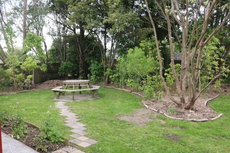 Photo of property in 64 Summerhill Drive, Fitzherbert, Palmerston North, 4410