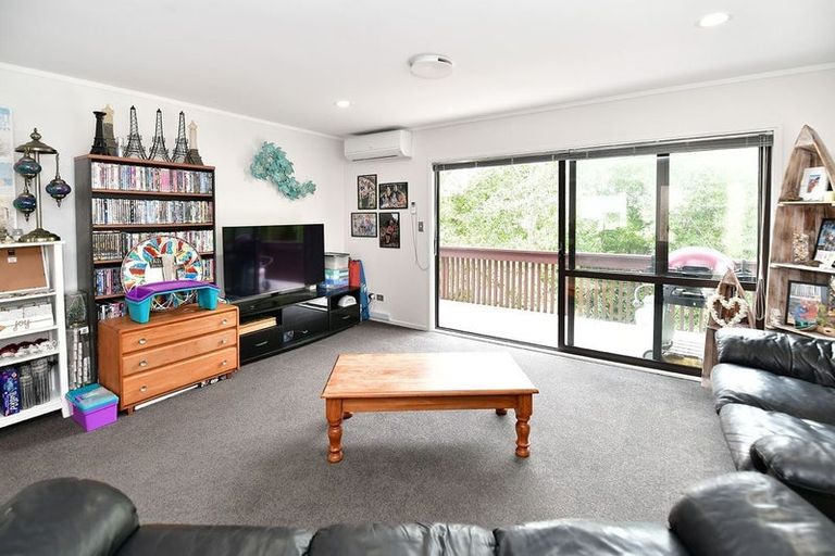 Photo of property in 4a Kathy Terrace, Stanmore Bay, Whangaparaoa, 0932