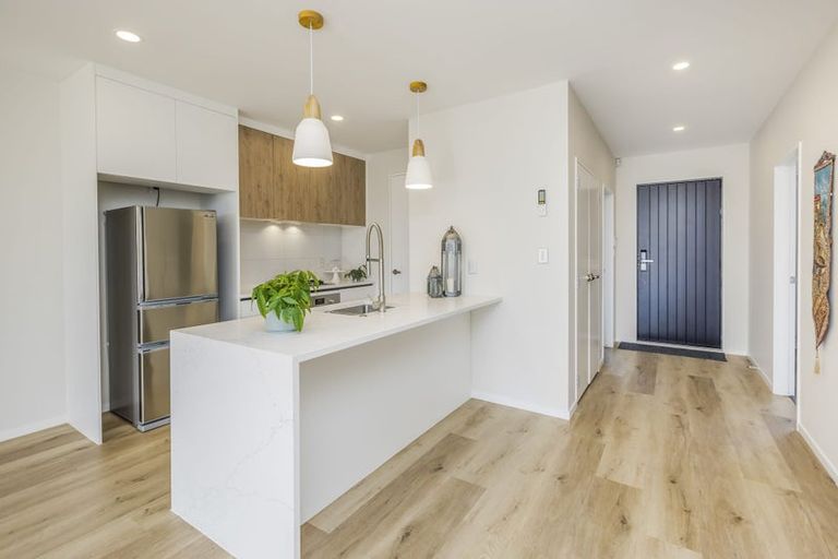 Photo of property in 9 Tuuhura Road, Pukekohe, 2120