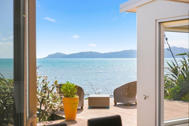 Photo of property in 60 The Esplanade, Raumati South, Paraparaumu, 5032