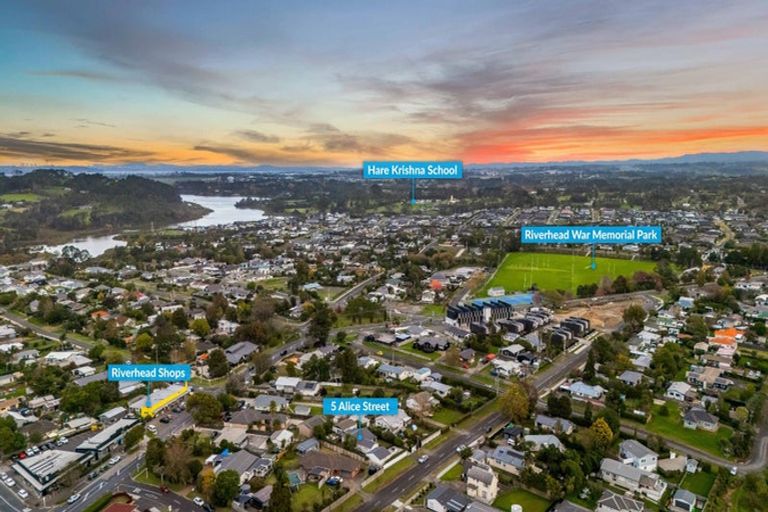 Photo of property in 5 Alice Street, Riverhead, 0820