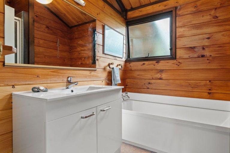 Photo of property in 19 Deller Drive, Carterton, 5713