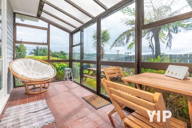 Photo of property in 7 Catherine Crescent, Paparangi, Wellington, 6037