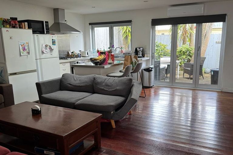 Photo of property in 41 Brougham Street, Mount Victoria, Wellington, 6011