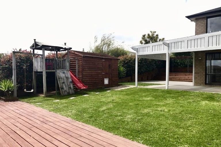 Photo of property in 33 Kilkelly Avenue, Pinehill, Auckland, 0632