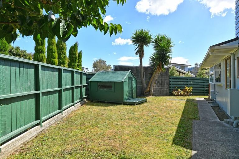 Photo of property in 18 De Menech Grove, Avalon, Lower Hutt, 5011