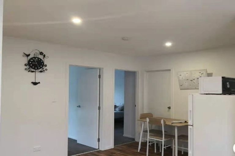 Photo of property in 3 Julia Place, Totara Vale, Auckland, 0629