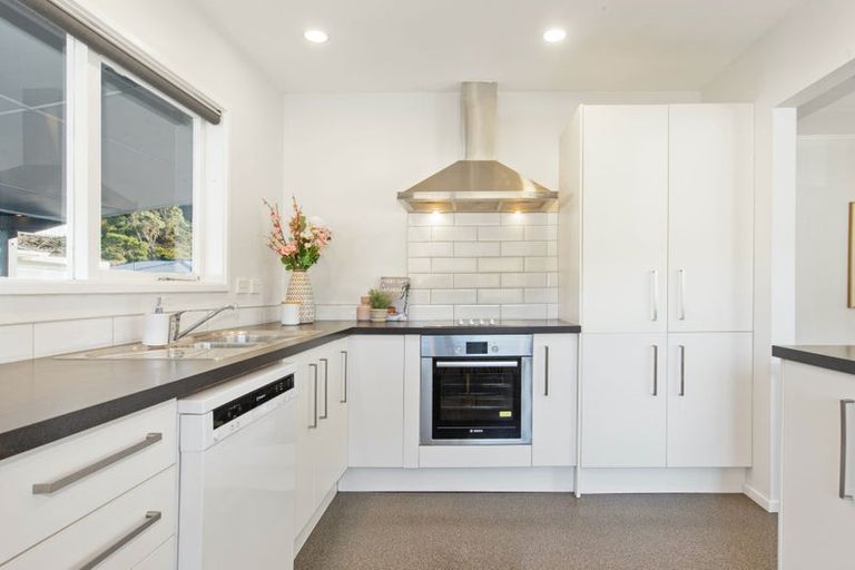 Photo of property in 253 Wellington Road, Wainuiomata, Lower Hutt, 5014