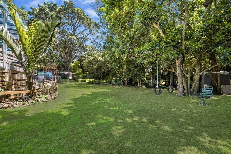 Photo of property in 70 Grande Vue Road, Hillpark, Auckland, 2102