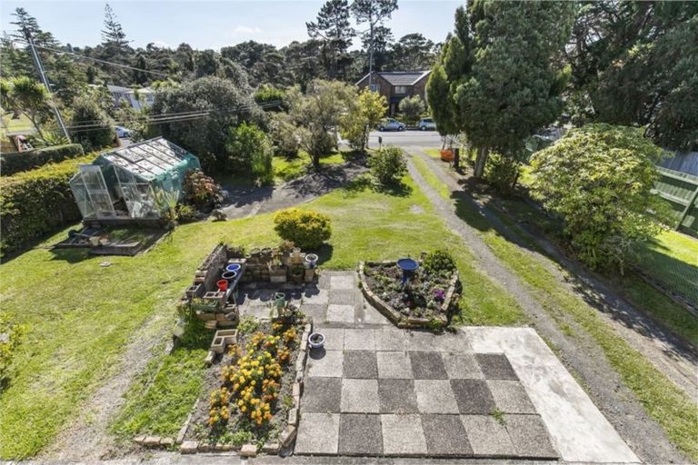 Photo of property in 40 Godley Road, Green Bay, Auckland, 0604