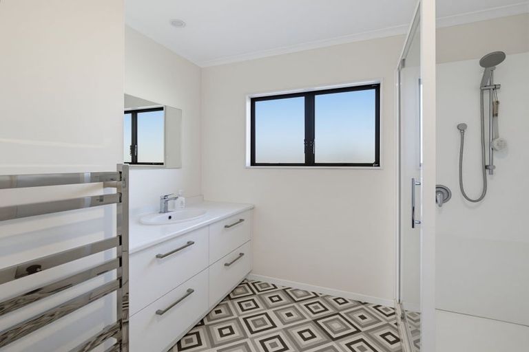 Photo of property in 35 Domain Road, Waipawa, 4210