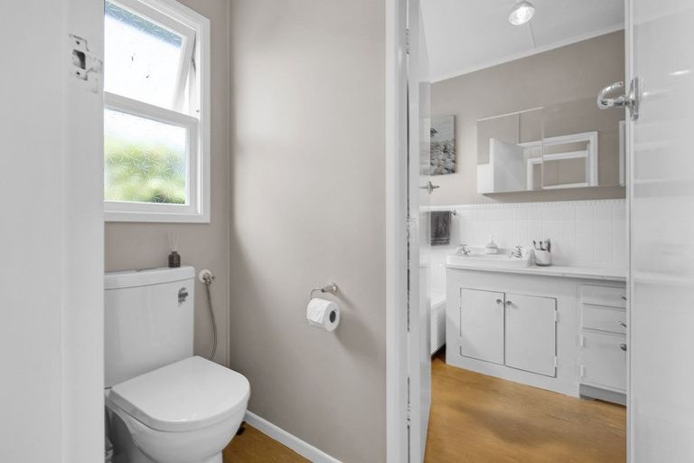 Photo of property in 261 Huatoki Street, Upper Vogeltown, New Plymouth, 4310