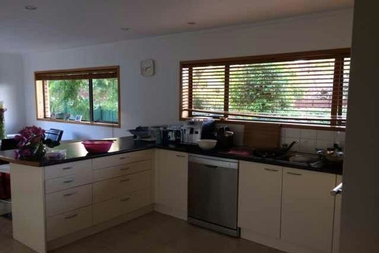 Photo of property in 21 Voltaire Court, Botany Downs, Auckland, 2010