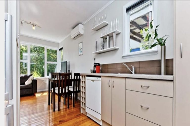 Photo of property in 1/37 Esmonde Road, Takapuna, Auckland, 0622