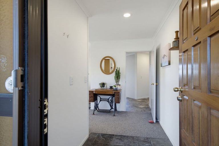 Photo of property in 35 Domain Road, Waipawa, 4210