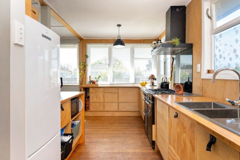 Photo of property in 710 Huia Street, Camberley, Hastings, 4120