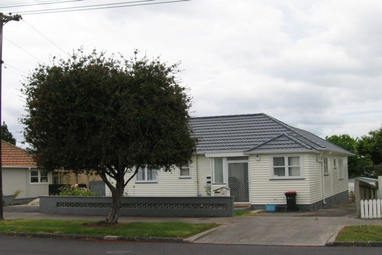 Photo of property in 87 Walmer Road, Point Chevalier, Auckland, 1022