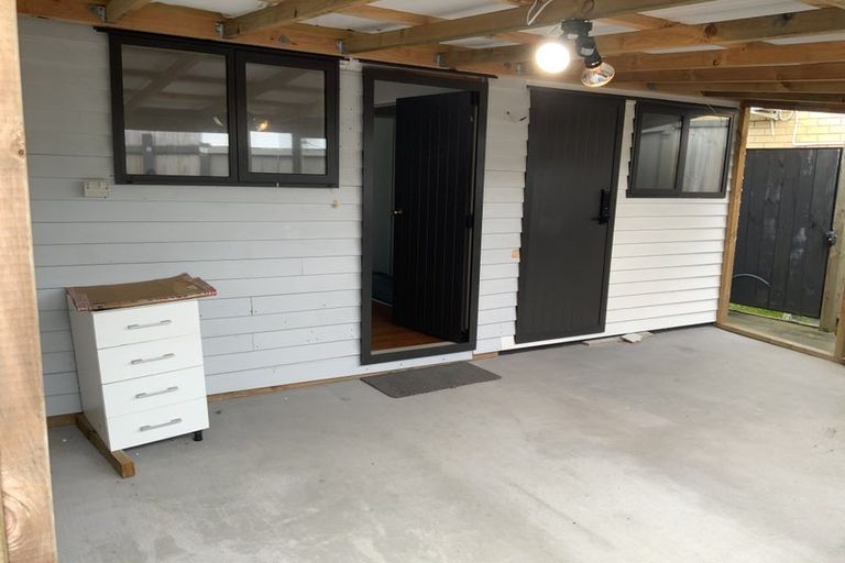 Photo of property in 26 Nile Road, Kelston, Auckland, 0602