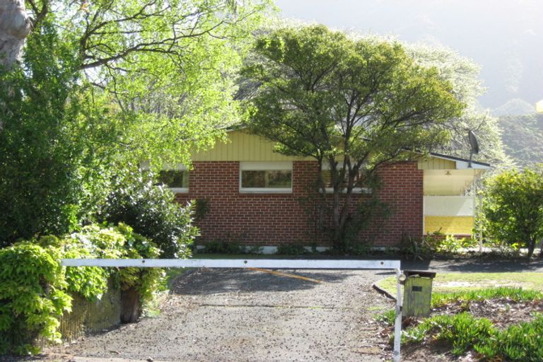 Photo of property in 35 Devon Street, Picton, 7220