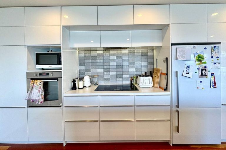 Photo of property in 21 Thane Road, Roseneath, Wellington, 6011