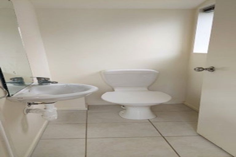 Photo of property in 10 Rosandich Drive, Sunnyvale, Auckland, 0612