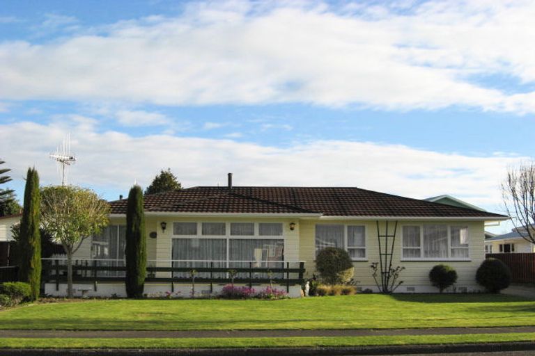 Photo of property in 22 Burn Street, Levin, 5510