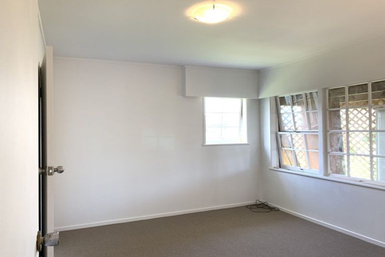 Photo of property in 2 Galsworthy Place, Bucklands Beach, Auckland, 2014