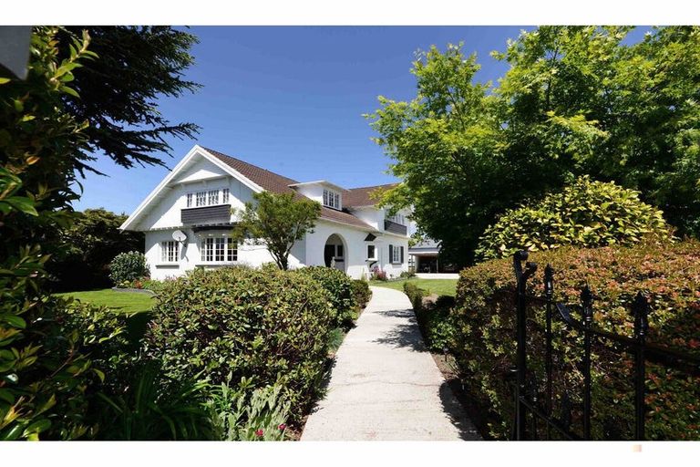 Photo of property in 17 Rhodes Street, Waimate, 7924