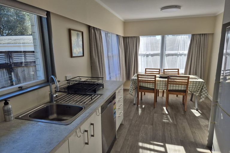 Photo of property in 18 Berkley Avenue, Hillcrest, Hamilton, 3216