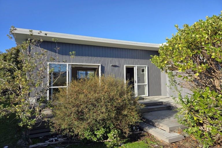 Photo of property in 102 Sands Crescent, Matarangi, Whitianga, 3592