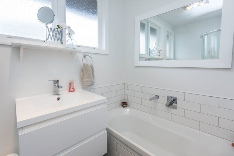 Photo of property in 30a Exchange Street, Ebdentown, Upper Hutt, 5018