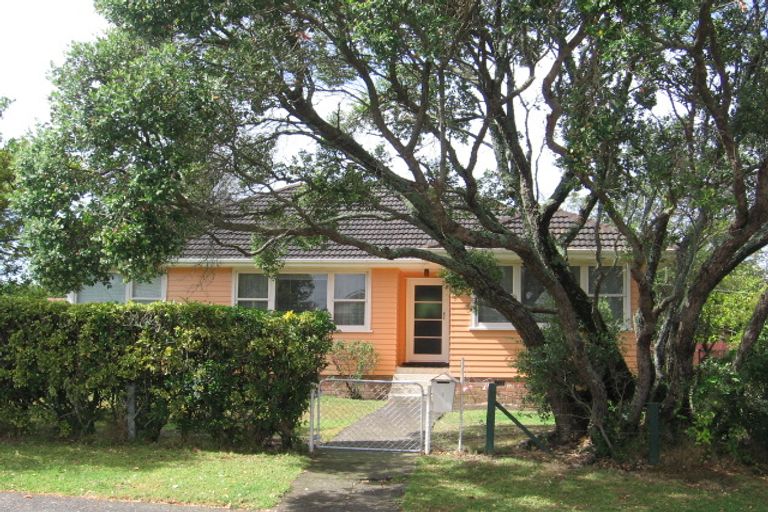 Photo of property in 1 Tamariki Avenue, Kelston, Auckland, 0602