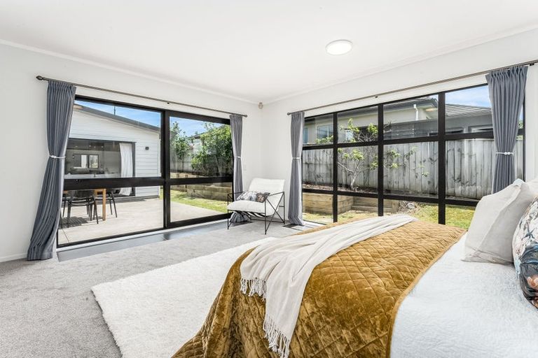 Photo of property in 9 Paparoa Crescent, Aotea, Porirua, 5024