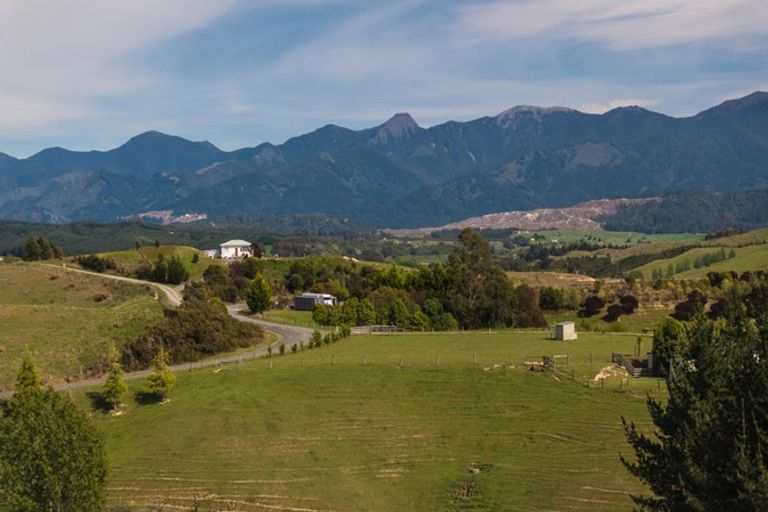Photo of property in 24 Tirohanga Moana Way, Tasman, 7175