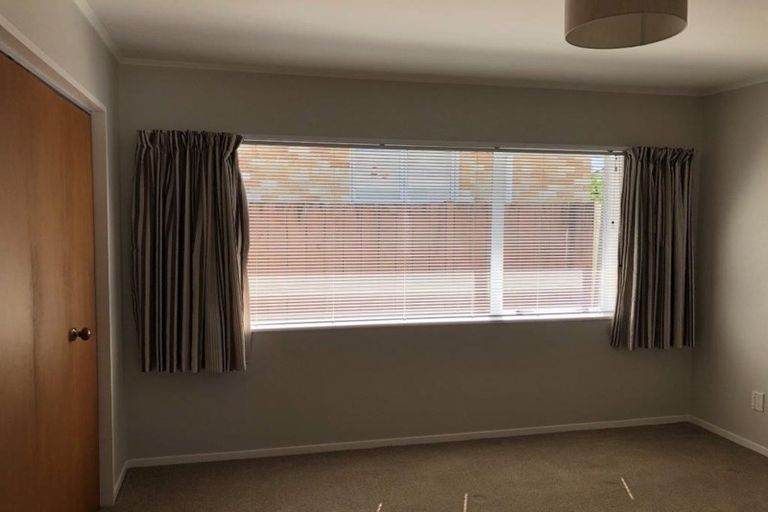 Photo of property in 9 Hilton Road, St Andrews, Hamilton, 3200