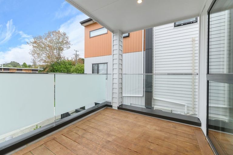 Photo of property in 4/35 Hogans Road, Glenfield, Auckland, 0629