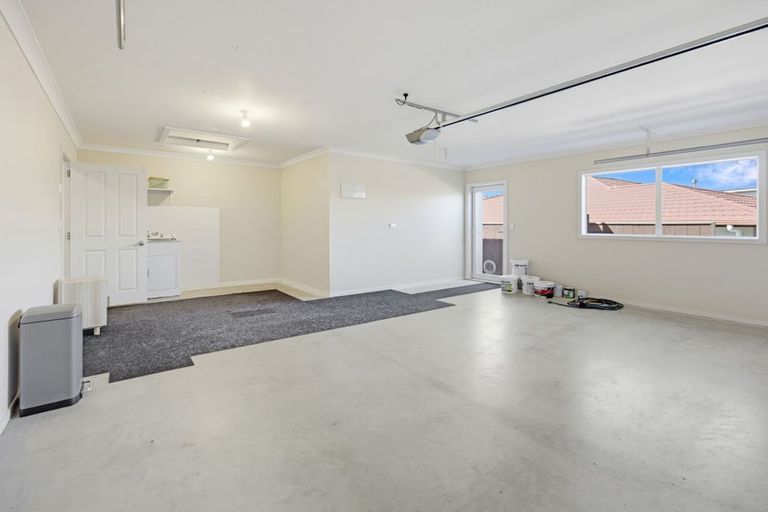 Photo of property in 47 Te Puia Drive, Aotea, Porirua, 5024