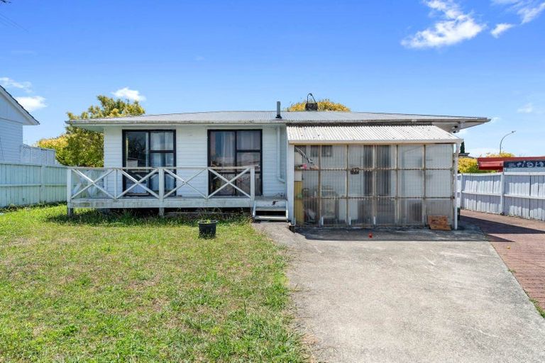 Photo of property in 12 Ussher Place, Pakuranga Heights, Auckland, 2010