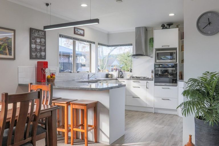 Photo of property in 19 Edgewater Grove, Whakatane, 3120