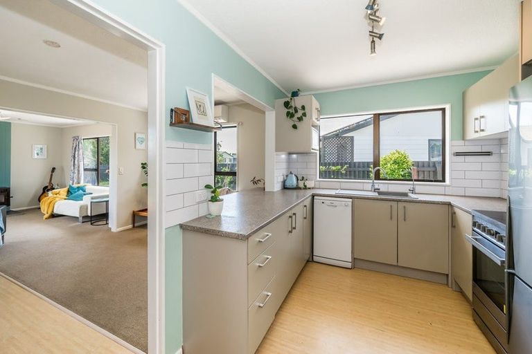 Photo of property in 23 Linwood Drive, Paraparaumu, 5032