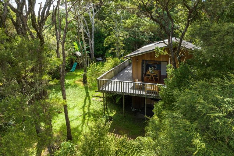 Photo of property in 53b Onedin Place, Titirangi, Auckland, 0604